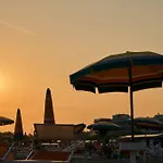 Cozy With Outdoor Pool Daire Bibione