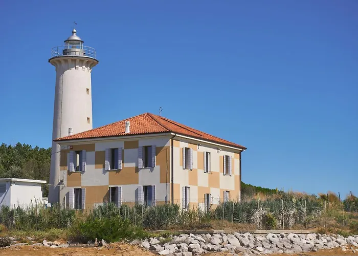 Cozy With Outdoor Pool Apartment *